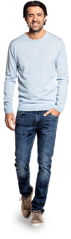 Crew neck sweater for men made of Merino wool in Light blue