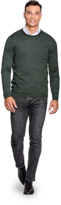 Extra long crew neck sweater for men made of Merino wool in Dark green