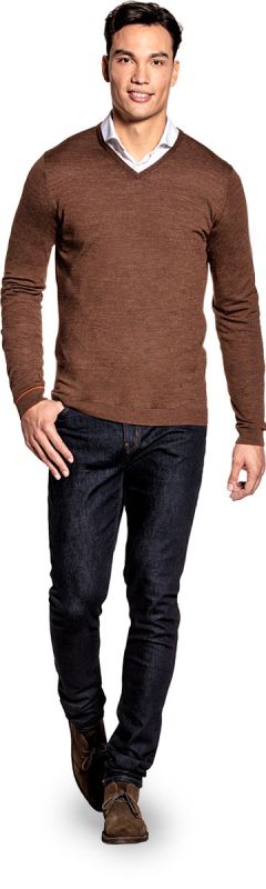 Extra long V Neck sweater for men made of Merino wool in Brown