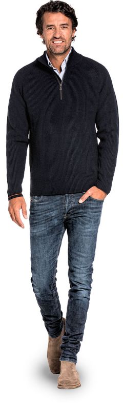 Fisherman sweater for men made of Merino wool in Dark blue