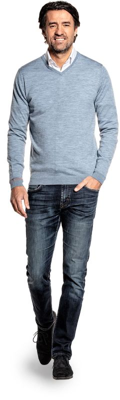 V-Neck sweater for men made of Merino wool in Blue grey