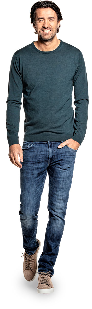 Crew neck sweater for men made of Merino wool in Blue green
