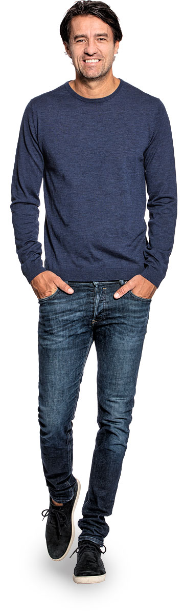 Crew neck sweater for men made of Merino wool in Blue