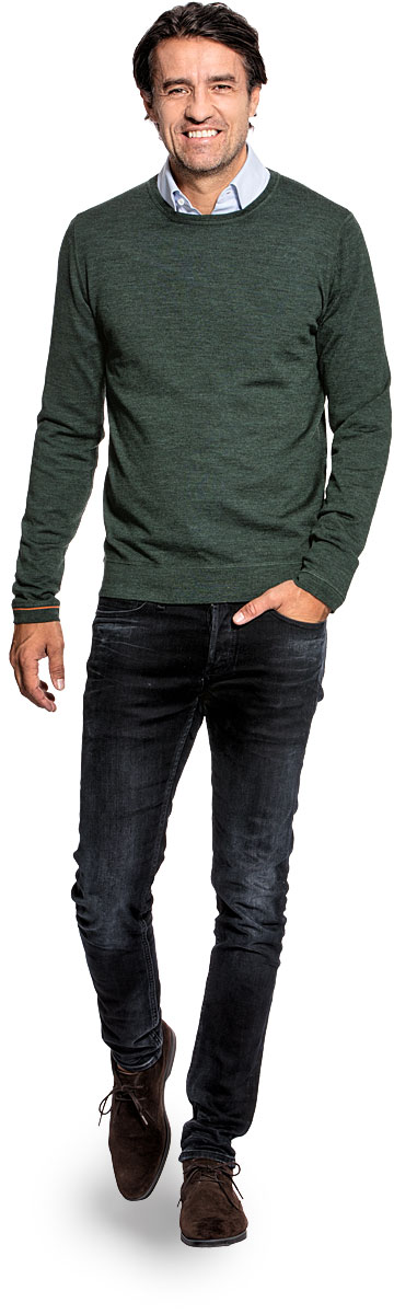 Crew neck pullover for men made of Merino wool in Dark green