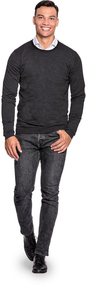 Extra long crew neck sweater for men made of Merino wool in Dark grey