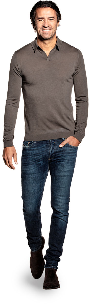 Polo long sleeve without buttons for men made of Merino wool in Green