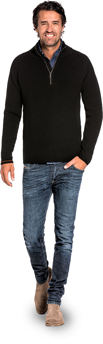 Fisherman sweater for men made of Merino wool in Black