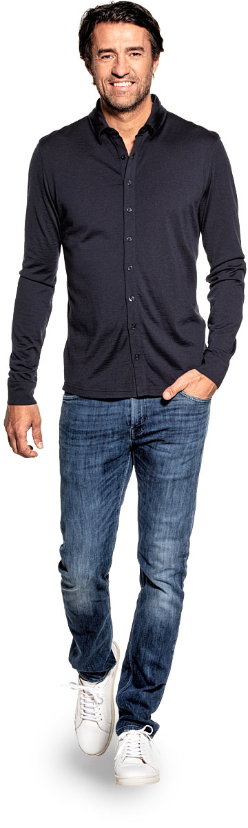 Shirt Button Up voor mannen gemaakt van merinowol in het Donkerblauw