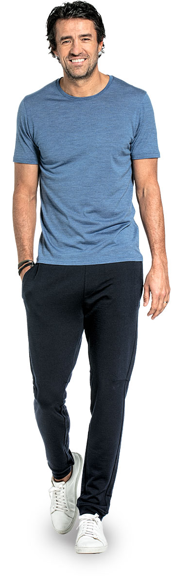 Crew neck T-shirt for men made of Merino wool in Bright blue