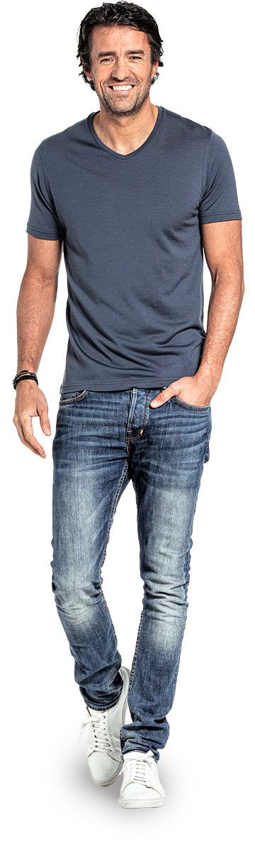 V Neck T-shirt for men made of Merino wool in Grey blue