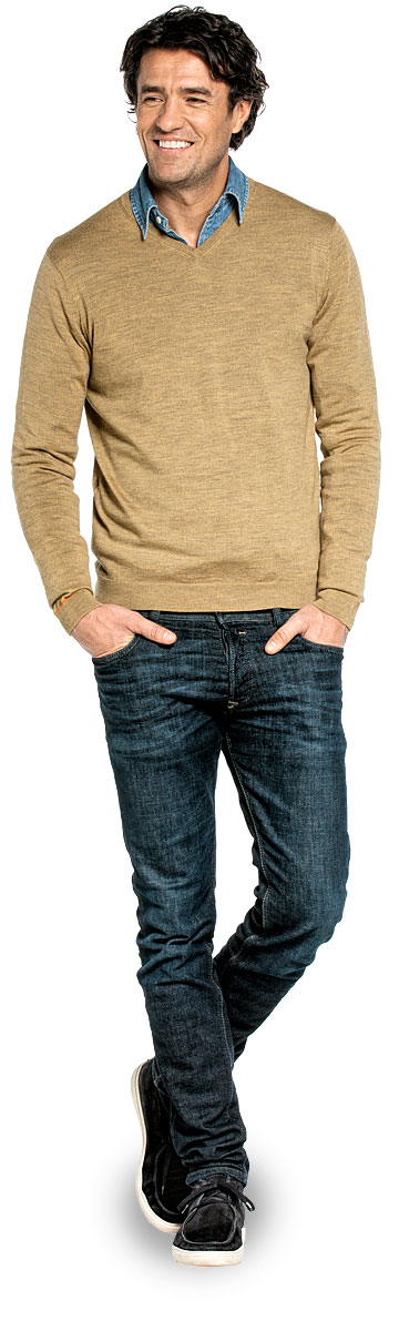 V-Neck sweater for men made of Merino wool in Yellow