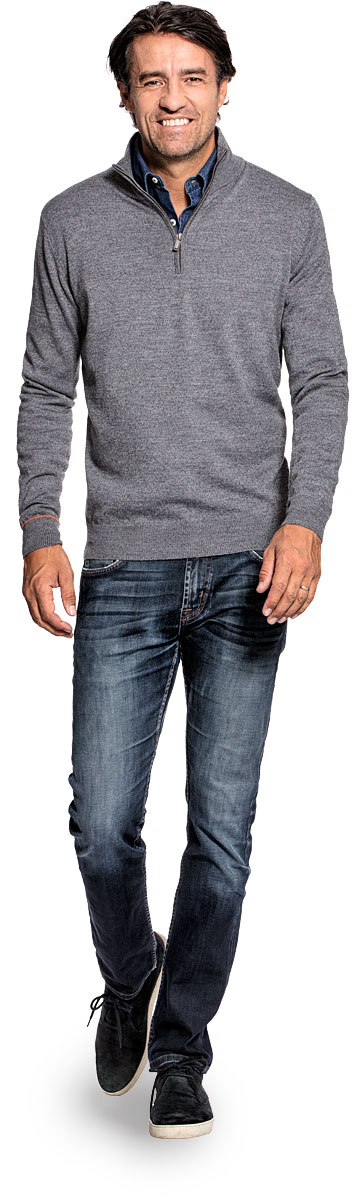 Half zip sweater for men made of Merino wool in Dark grey