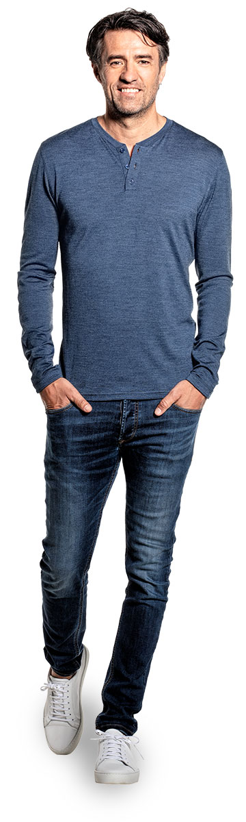 Henley long sleeve voor mannen gemaakt van merinowol in het Blauw