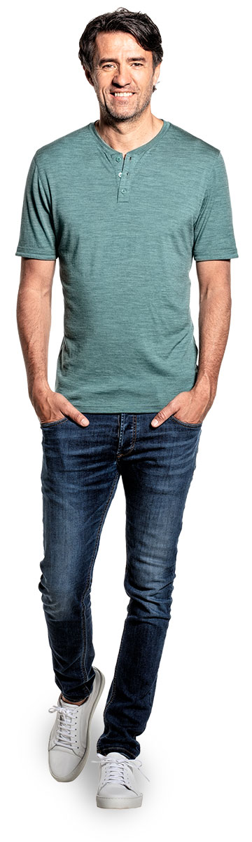 Shirt Henley Short Sleeve voor mannen gemaakt van merinowol in het Lichtgroen