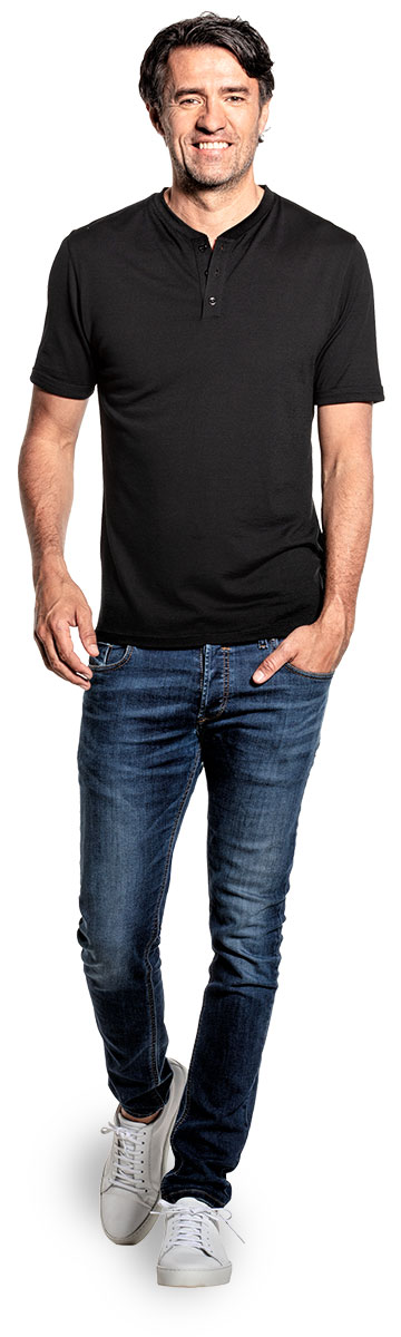 Shirt Henley Short Sleeve voor mannen gemaakt van merinowol in het Zwart