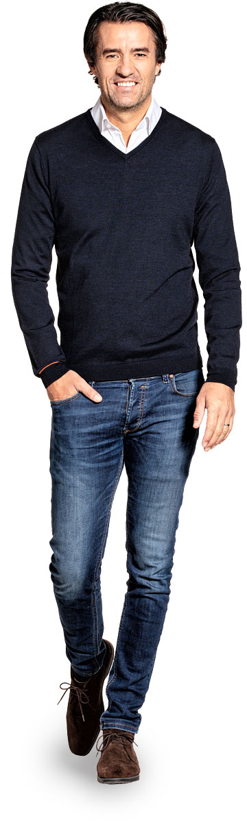 Yak wool V Neck sweater for men made of Merino wool in Dark blue