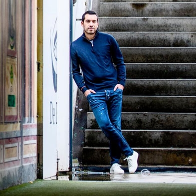 Giovanni van Bronckhorst in onze trui Joe Zip True Navy