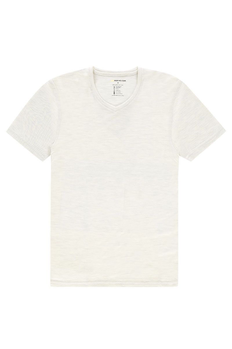Kortemouwen v-hals t-shirt in het wit.