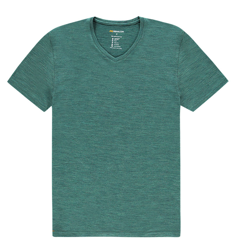 Hochwertige Geschenke für Männer: T-Shirt aus Merinowolle mit V-Ausschnitt