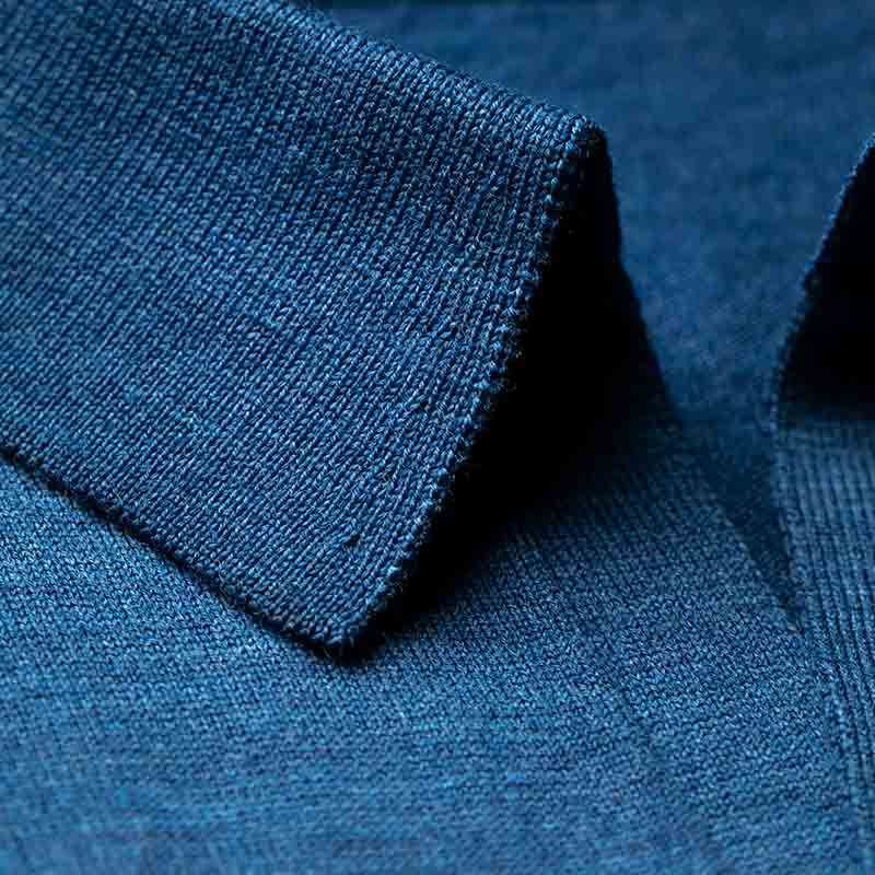 Merino Poloshirt Herren dunkelgrau Detailaufnahme